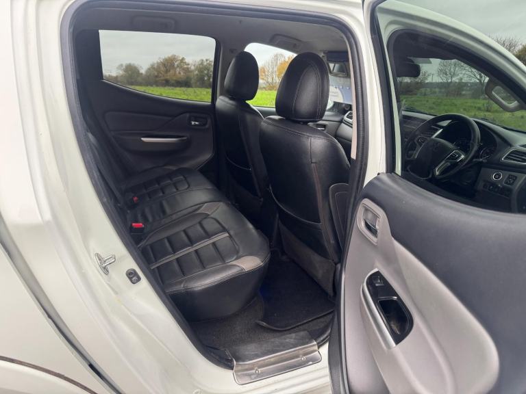 Mitsubishi L200 2.4 DI-D DC Barbarian Pickup Double Cab 4dr Diesel Ma... 2018/18