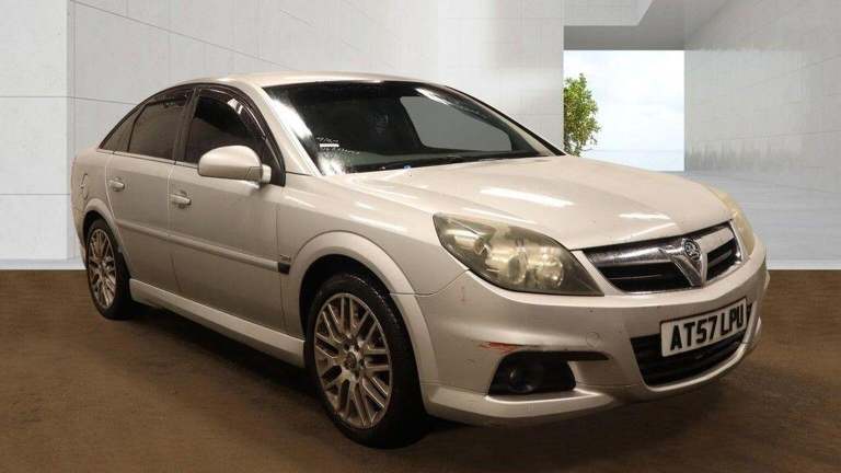 VAUXHALL VECTRA 1.8 VVT SRi 5dr (silver) 2008