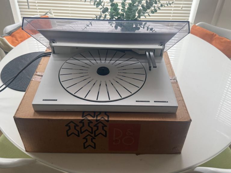  Any & Olufsen Beogram 5500 Tangential turntable 