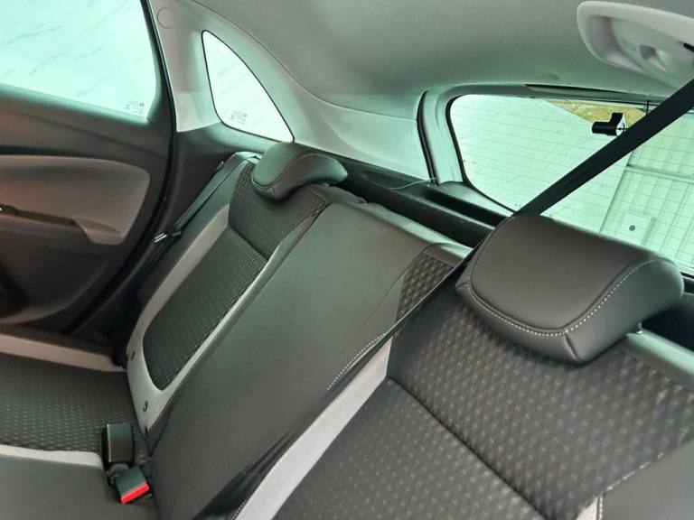 2019 Vauxhall Crossland X *AUTO!* 1.5 Turbo D Elite SUV 5dr Diesel Auto Euro 6 (s/s) (120 ps) FUL...