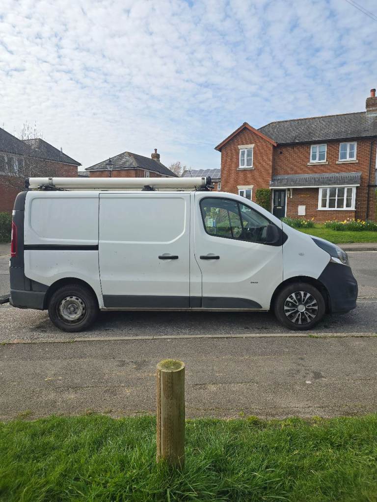 Vauxhall Vivaro - NO VAT long mot 