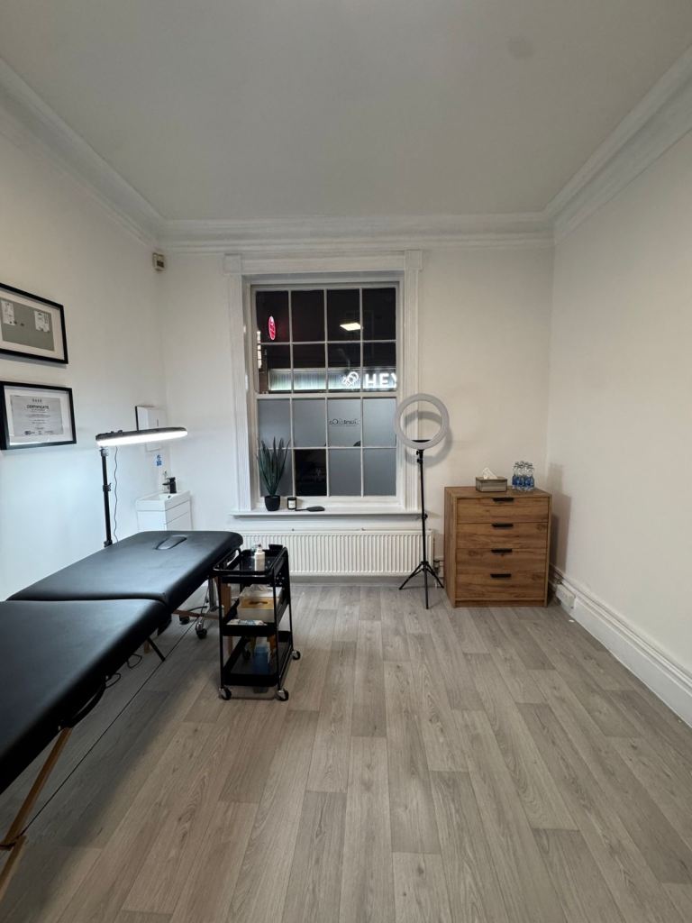 Beauty room space 24/7 for rent in Manchester city centre