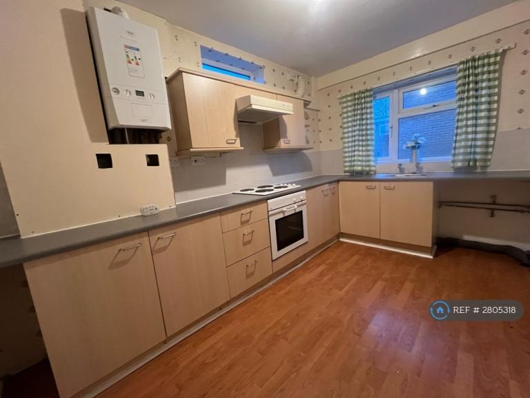 Studio flat in Trenholme Avenue, Bradford, BD6 (#2805318)
