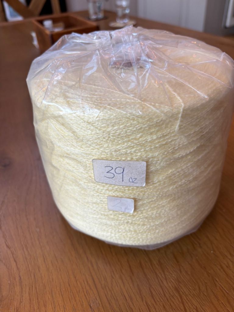 Machine knitting wool
