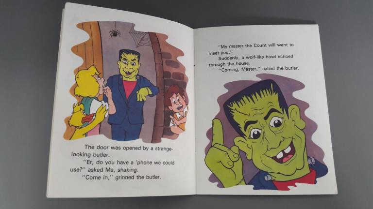 Vintage 1980’s The Blunders The House of Horror Books/book – post or collect