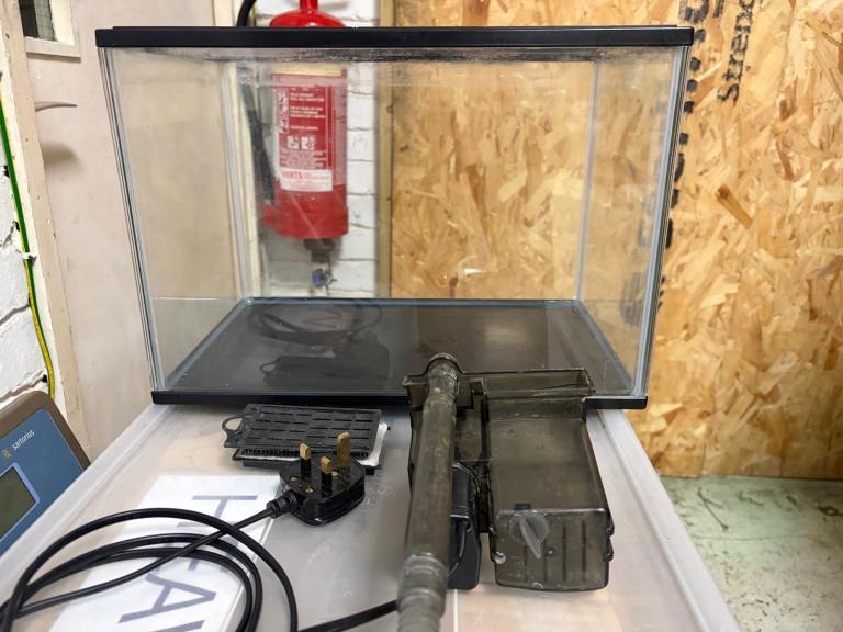 Fish tank with pump and filter