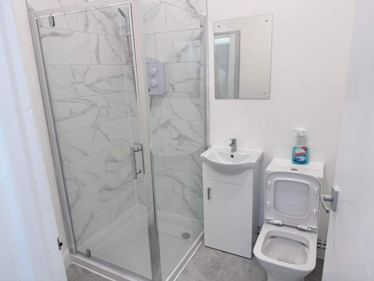 Studio Flat to Rent – Deptford Broadway, SE8 4PH – Great Location Near Transport
