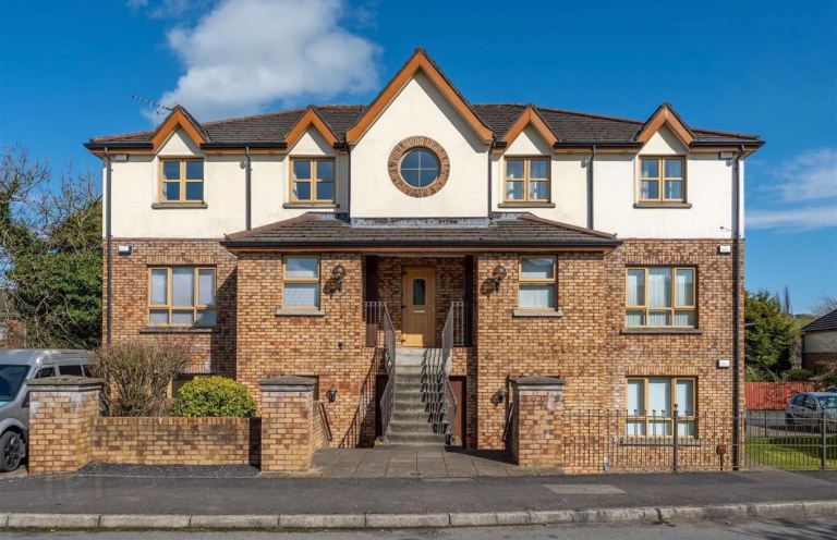 Short term accommodation, 1-6 months,  2 bed apartment in Saintfield, BT24
