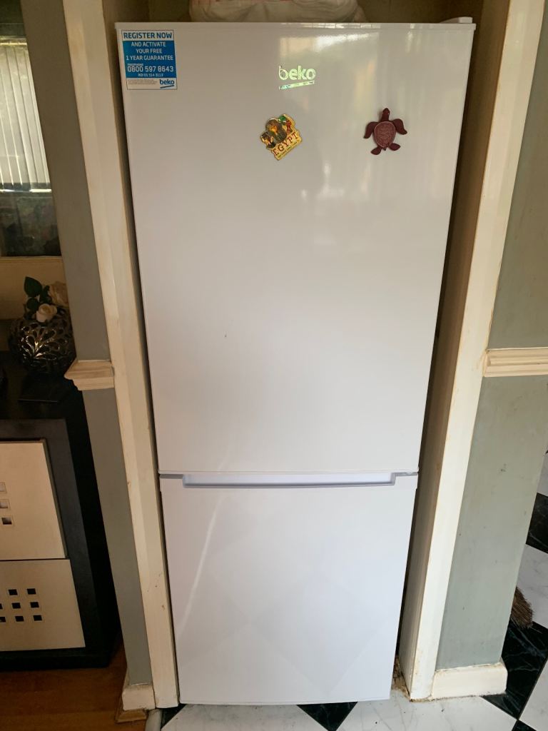Beko fridge freezer 5ft 