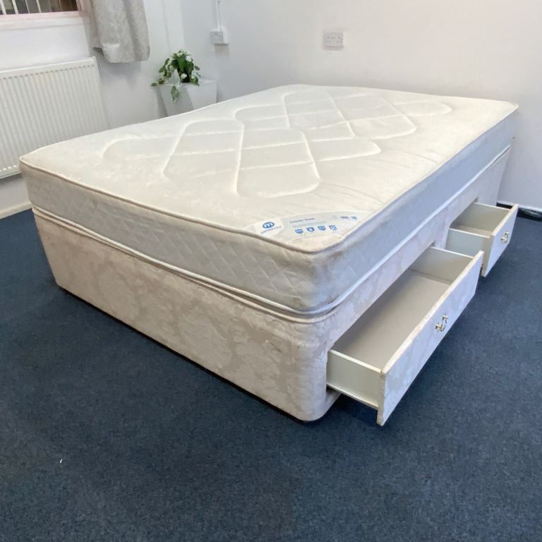 King Size Bed with 4 storage drawers