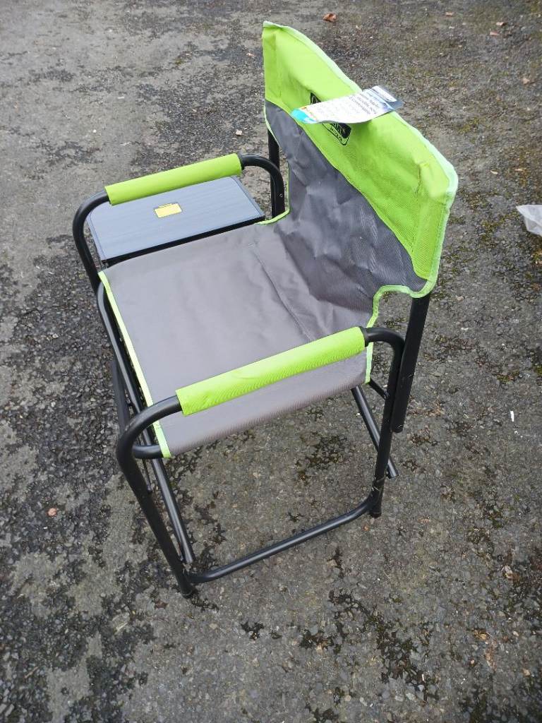 Folding garden / camping chair with foldable  table