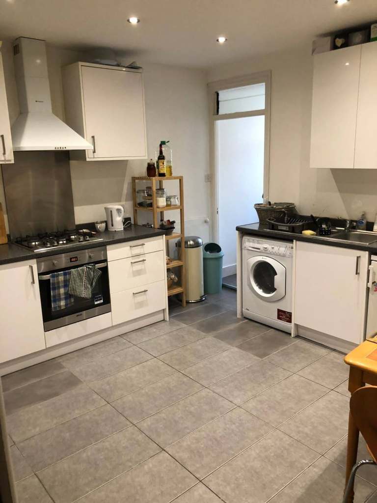 THE BEST 3 BEDROOM HOUSE FOR RENT IN WALTHAMSTOW!  located next station E17