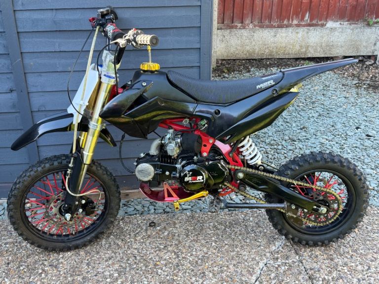 M2R 125 racing 4 stroke runs and rides good condition read info 