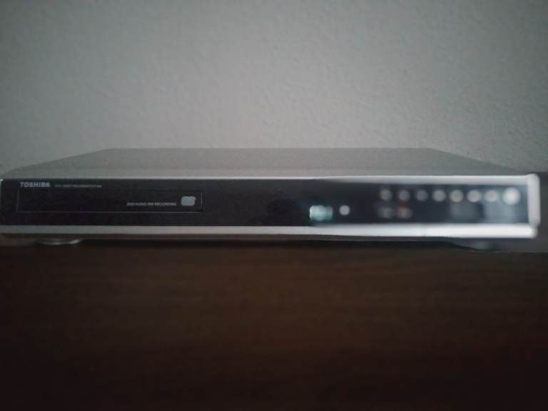 Toshiba DVD player / recorder