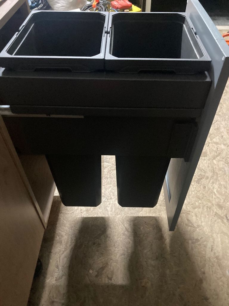 Howdens integrated recycling bins with oak base unit 