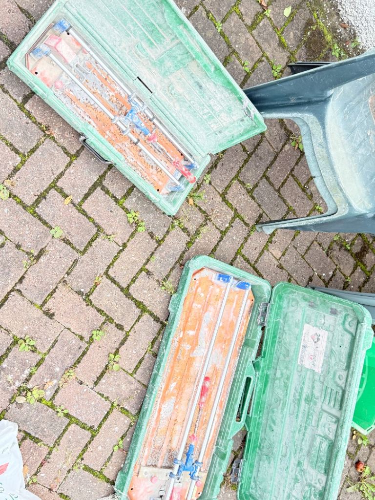 Tile cutters 