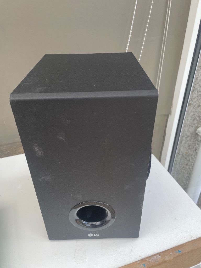LG Subwoofer speaker