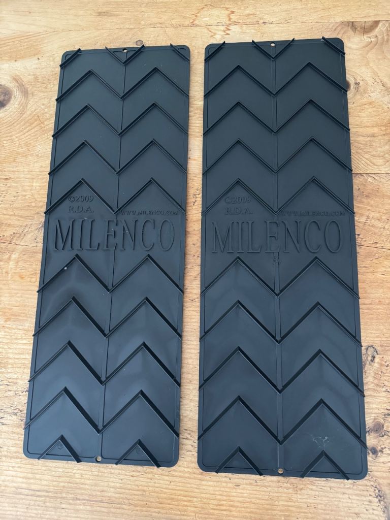 Milenco Grip Mats Pair
