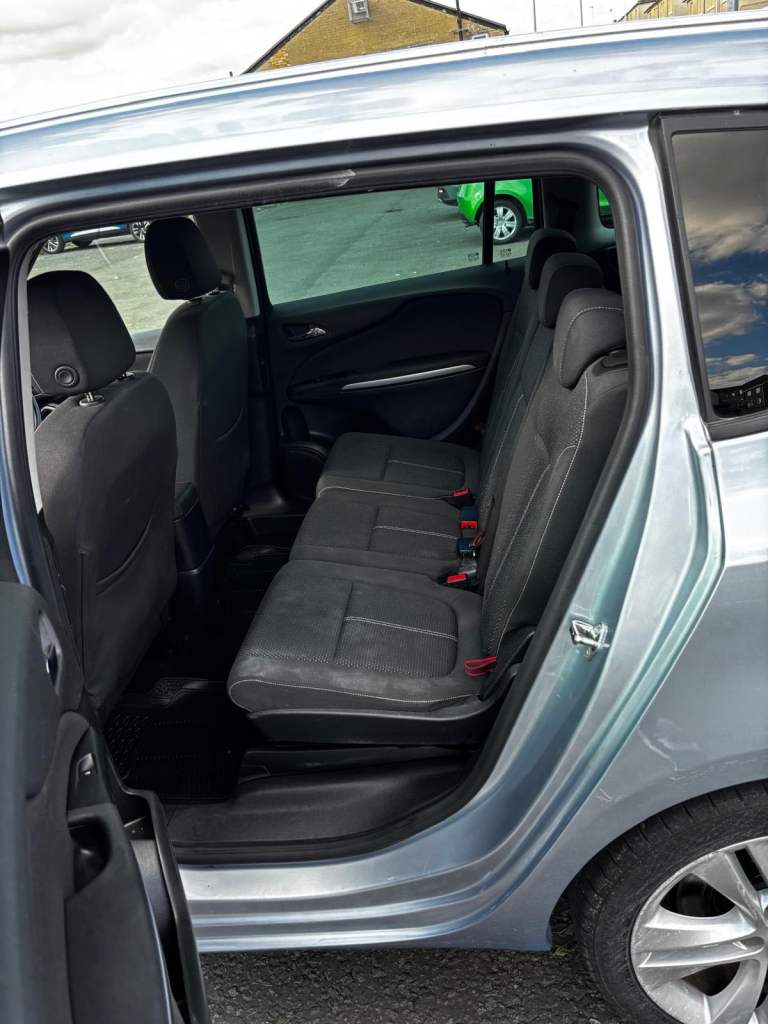 2017 VAUXHALL ZAFIRA TOURER SRI NAV 2.0, MOT DECEMBER 26, NO ADVISORS 