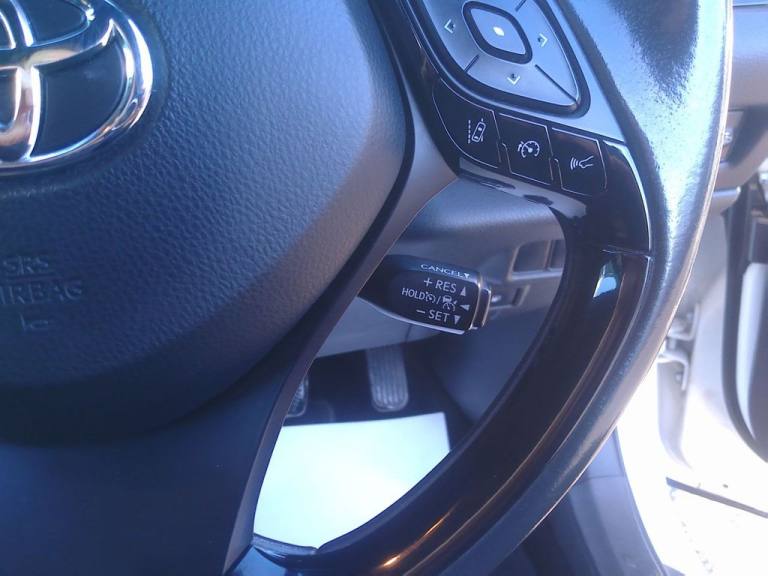 2022 Toyota C-HR 1.8 VVT-h GPF Icon SUV 5dr Petrol Hybrid CVT Euro 6 (s/s) (122 ps) HATCHBACK PET...