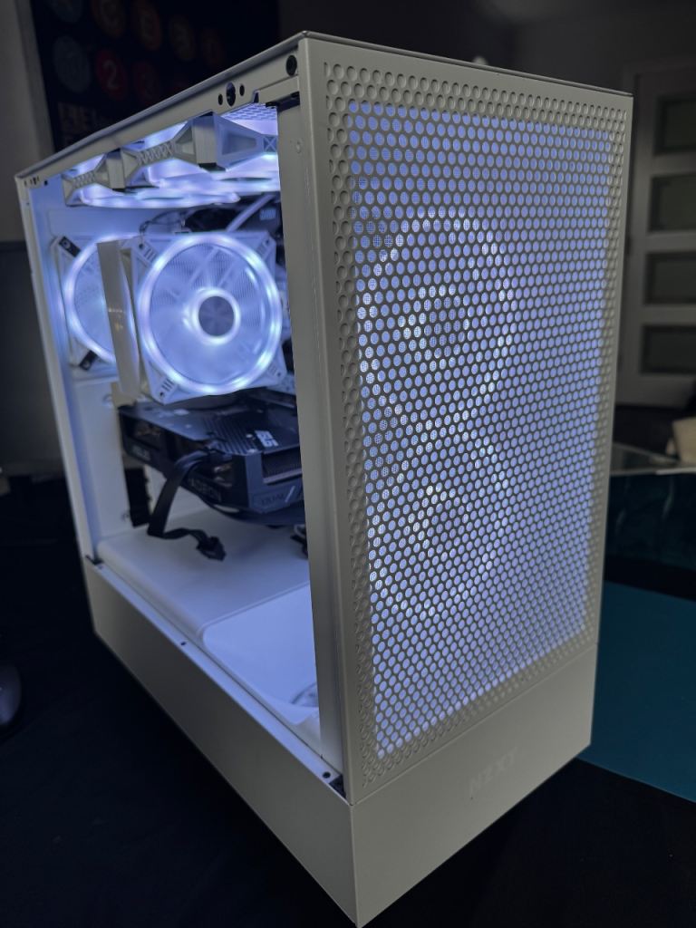 Ryzen 9 3900X RX 6600 8GB NVMe SSD Gaming PC