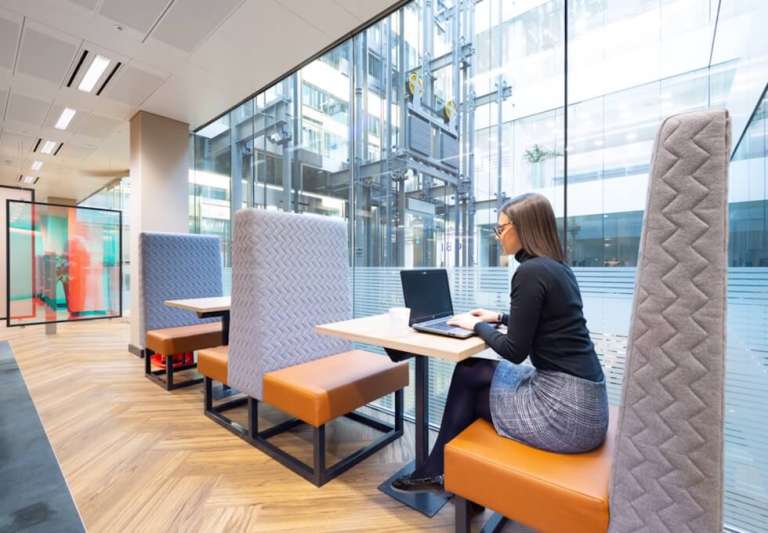 *Cannon Street* Private Serviced Offices: Units from 3 to 50 desks for rent EC4