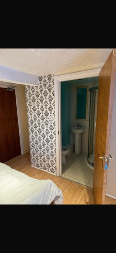 En-suite Room: ALL bills included 