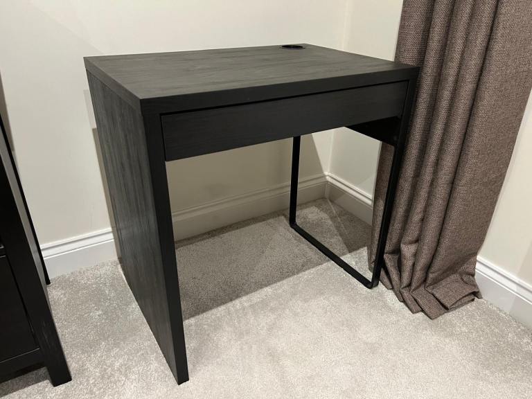 Dark brown desk with draw