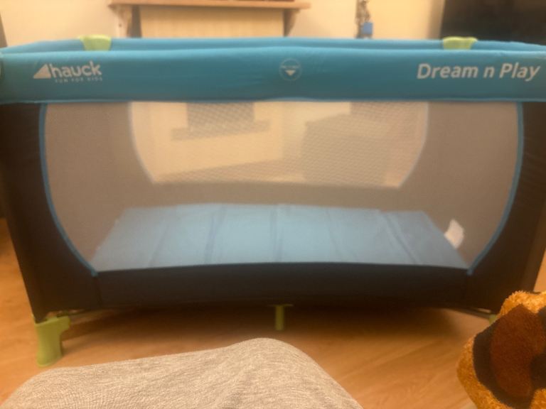 HAUCK dream n play travel cot
