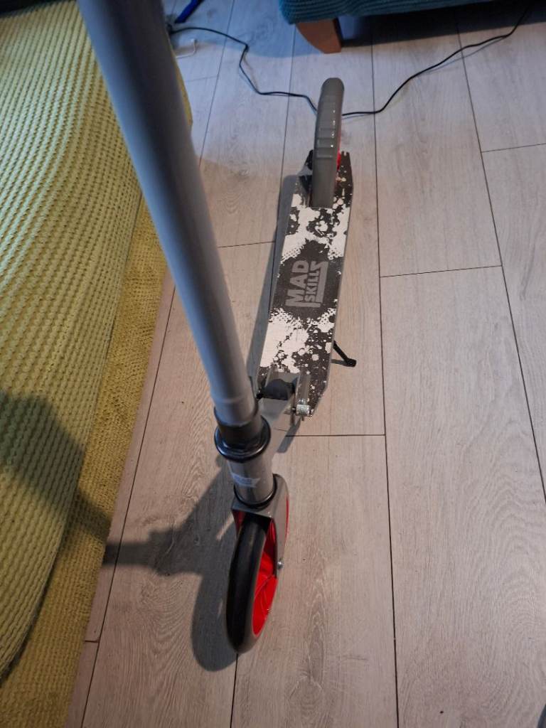 MAD MAXX Kick Scooter - Grey and Red Wheels