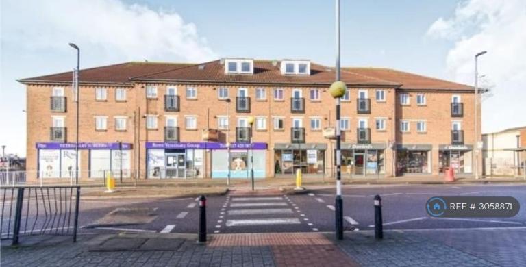 2 bedroom flat in Cabot Court, Bristol, BS7 (2 bed) (#3058871)