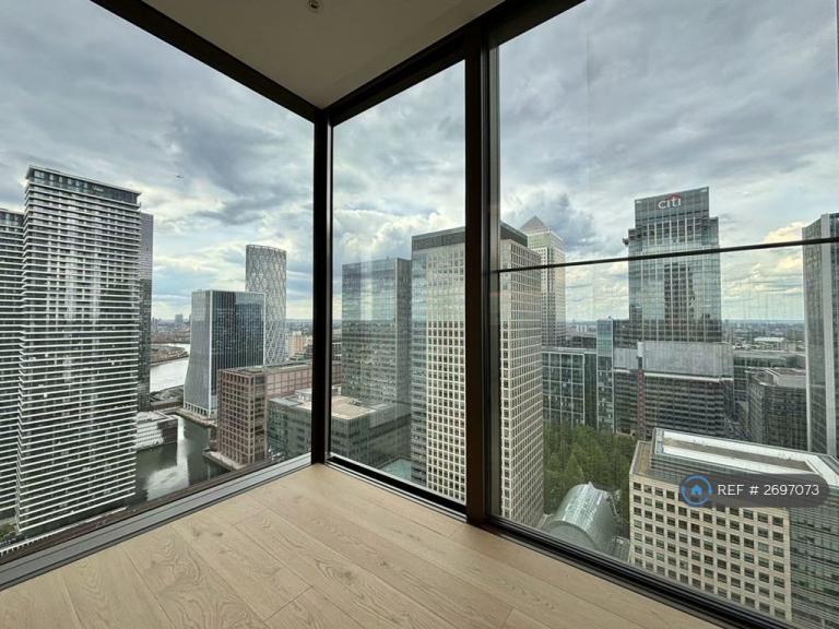 2 bedroom flat in Harcourt Tower, London, E14 (2 bed) (#2697073)