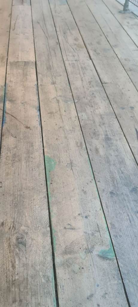 Timber scaffolding boards 