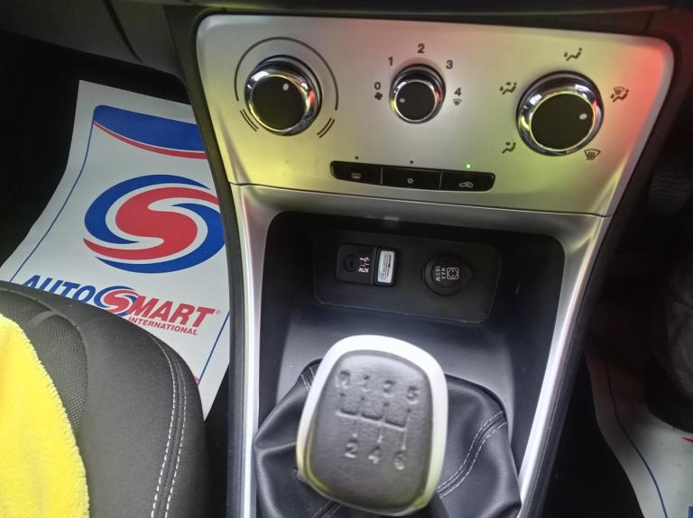 2012 Chrysler Delta 1.4 M-Air SE SAT NAV SHOWROOM CONDITION CAN SECURE 24/7 ON NET DELIVERY AVA H...