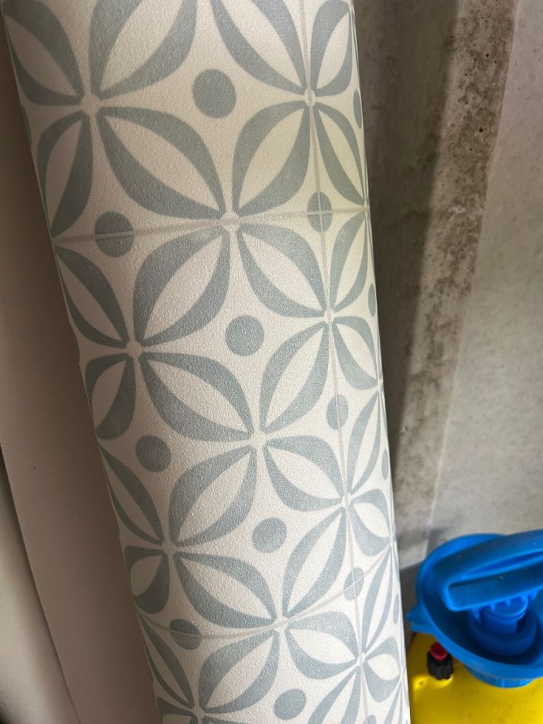 Free lino unused off cut