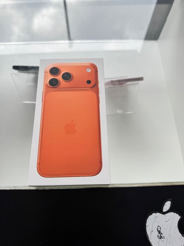 Brand new sealed Apple iPhone 17 pro max unlocked receipt and warranty 