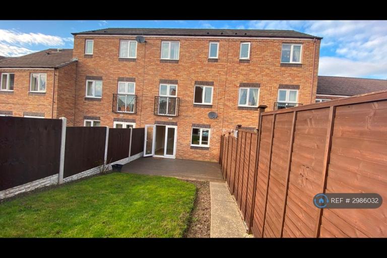 4 bedroom house in Saville Close, Wellington, Telford, TF1 (4 bed) (#2986032)