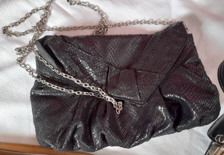 Bag and Purse Bundle. £2/£1 each or bundle £12