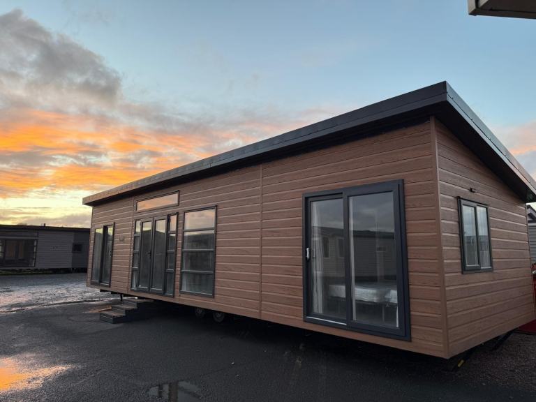 ATHENA LODGE 42X14 • CENTRE LOUNGE • HIGH SPEC • OFF SITE ANNEX SALE