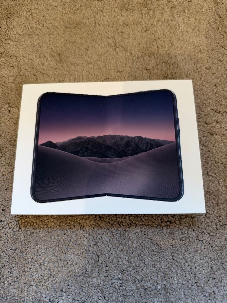 Apple iPhone Duo Night Sky 256GB – Brand New, Sealed (Collection Only ...