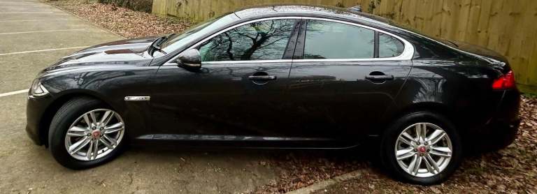 JAGUAR XF 3.0 d V6 240*LUXURY*ONLY73K-Xenons-Nav-BT&amp;Dab-LTHR**Stunning Example