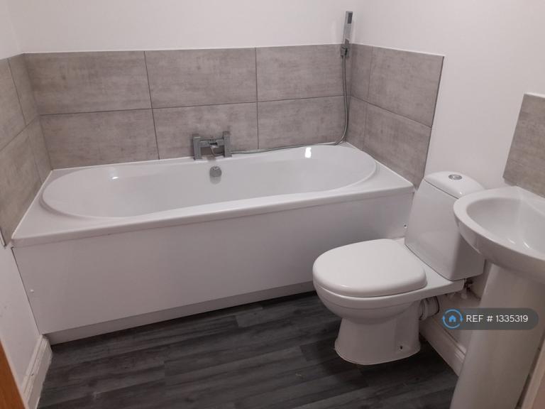 2 bedroom flat in Highland Road, Maidstone, ME15 (2 bed) (#1335319)