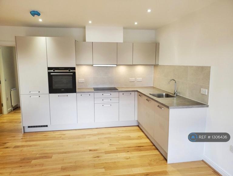 2 bedroom flat in Ladywell Avenue, Edinburgh, EH12 (2 bed) (#1306436)