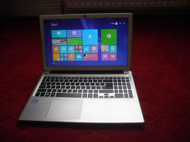 Acer Aspire V5 Laptop - 8GB RAM & 1TB HDD  Intel Core i3 -15.6 inch Excellent Condition