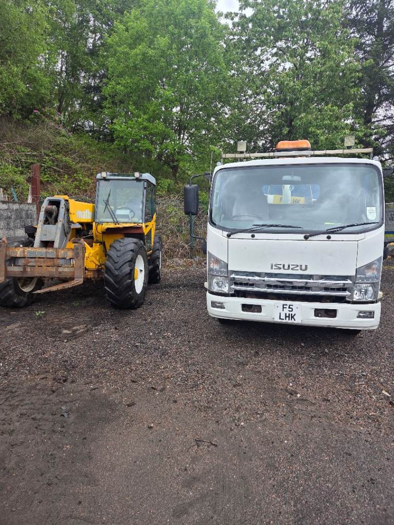 Isuzu tipper