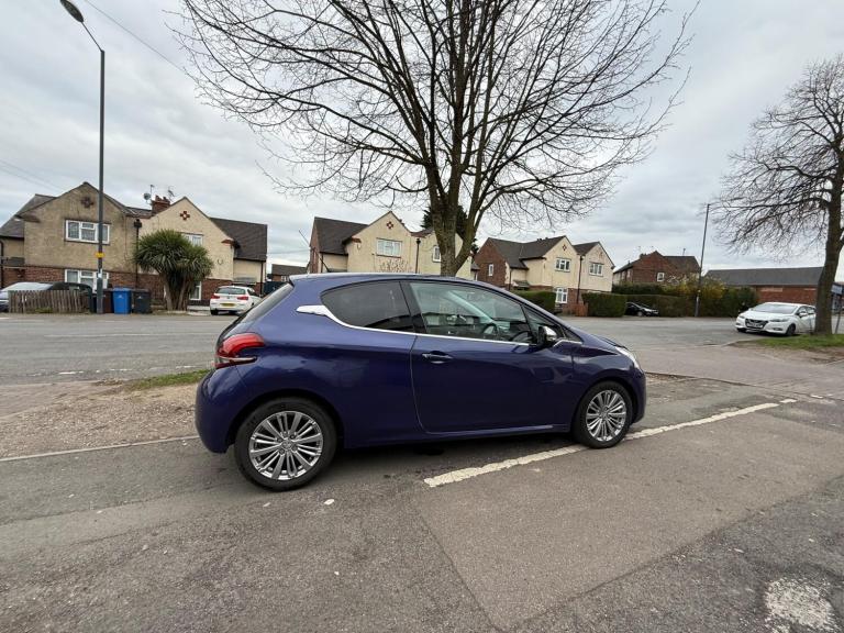 2016 Peugeot 208 1.2 PureTech 110 Allure 3dr HATCHBACK PETROL Manual