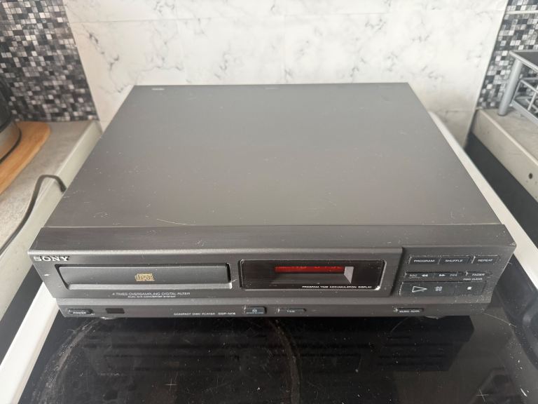Sony CDP-M18 CD Player Compact Disc Over sampling Digital Filter - IN EXCELLENT, WORKING CONDITION