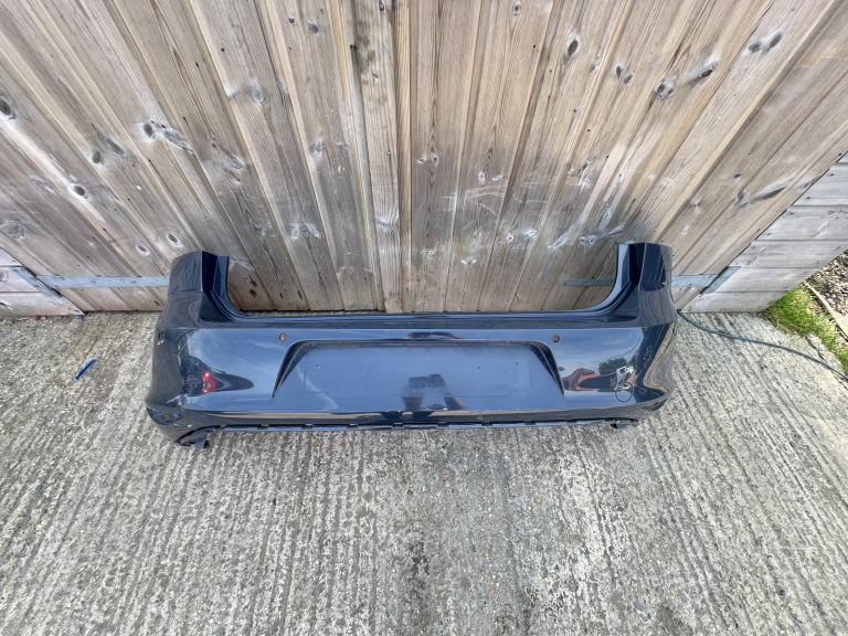 VW GOLF GENUINE REAR BUMPER