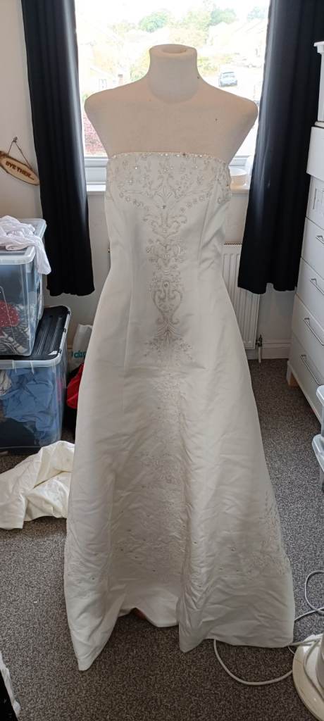 Hilary Morgan wedding dress. With hoop and veil