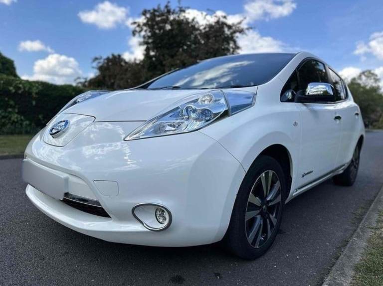 2015 65 Nissan LEAF TEKNA ELECTRIC CAR EURO 6 ULEZ LEATHERS CAMERAS PRIUS HYBRID FREE PARKING